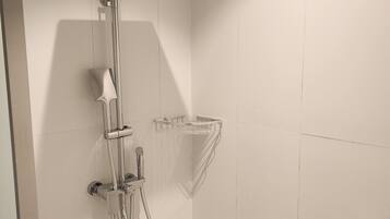 Standard Room | Bathroom