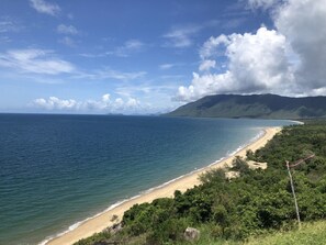Beach towels - Romantic rainforest retreat with magical waterfall (Cow Bay)