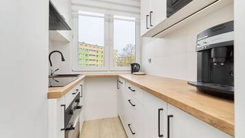 Microwave, dishwasher, coffee/tea maker, high chair