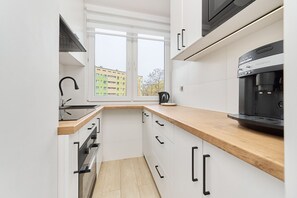 Microwave, dishwasher, coffee/tea maker, high chair