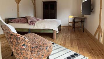 1 slaapkamer, een bureau, wifi, beddengoed