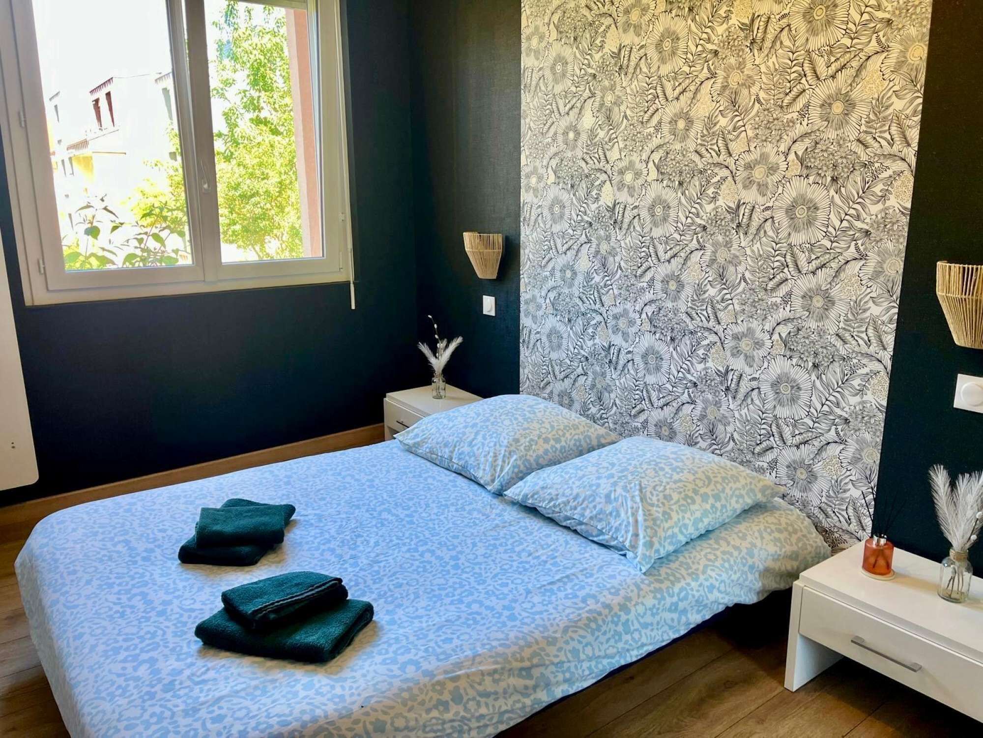 1 chambre, fer et planche à repasser, lit parapluie, Wi-Fi