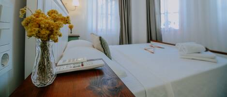 Free WiFi, bed sheets