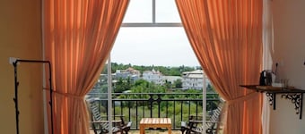 Woody Crest Hotel
