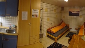 Interior - Zweibett-apartment - Wipfelder Montuerzimmer (Wipfeld)