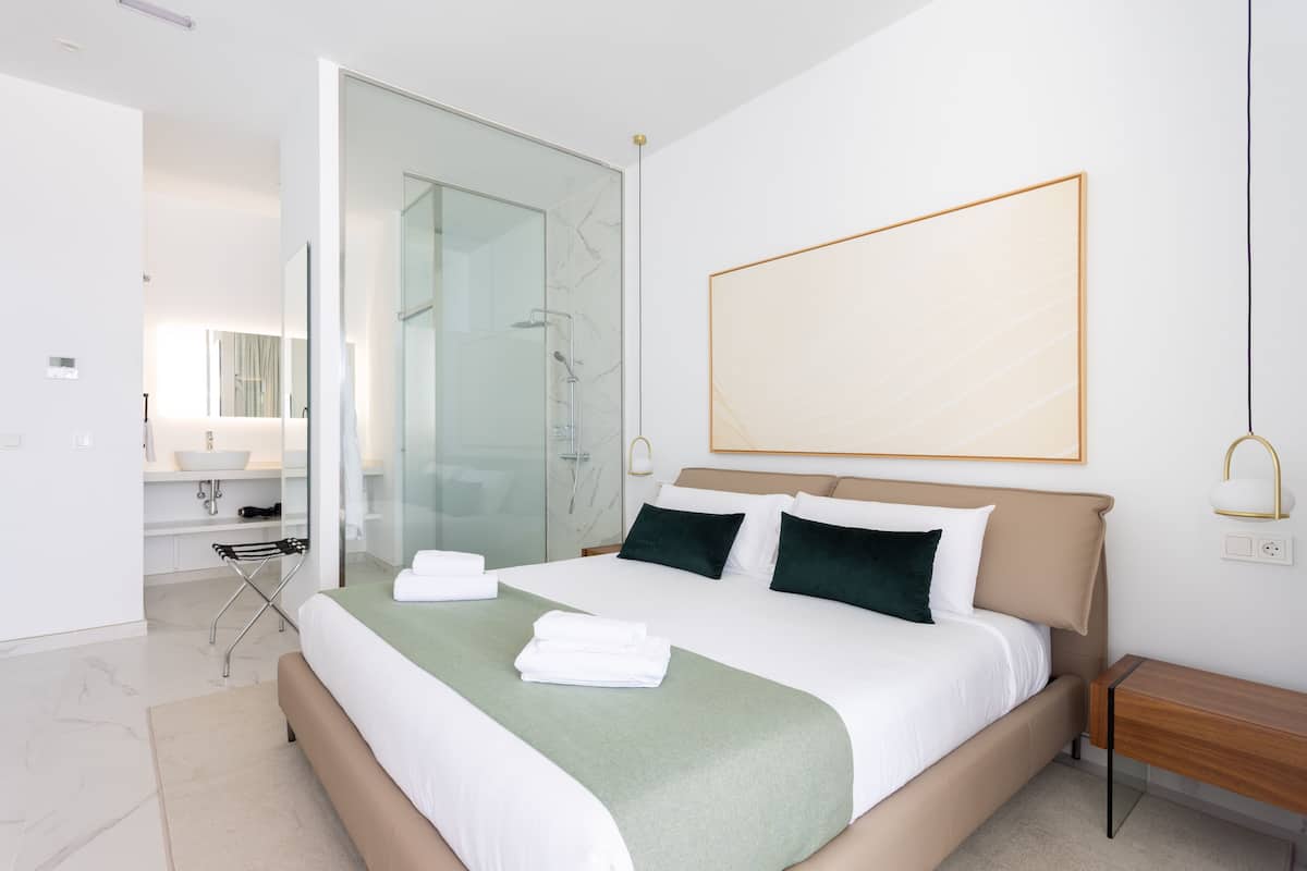 Suite, 2 habitaciones, piscina privada (A3.2) | Ropa de cama de alta calidad y edredones de plumas