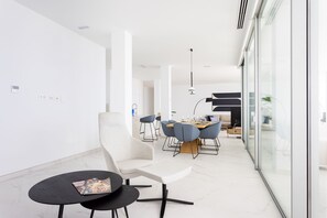 Suite, 3 Bedrooms, Private Pool (B5.1) | Living area