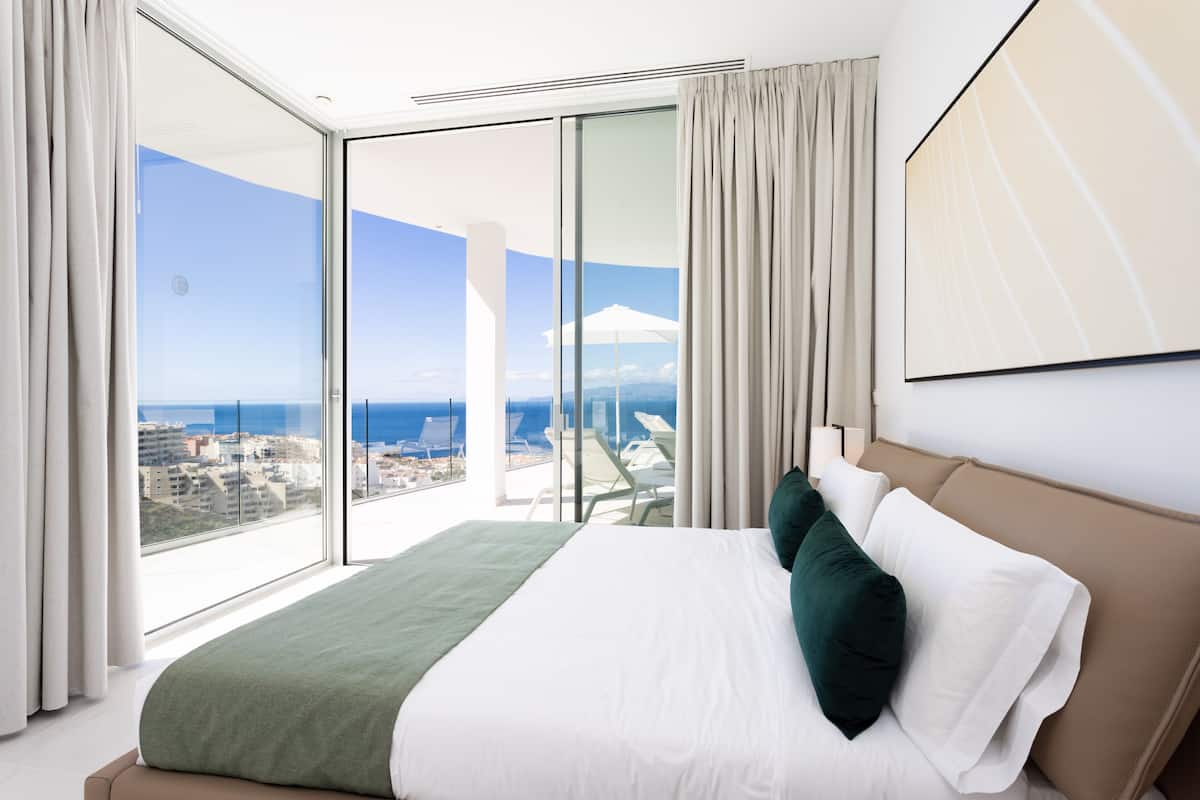 Suite, 2 habitaciones, vistas al mar, en esquina (C5.2) | Ropa de cama de alta calidad y edredones de plumas
