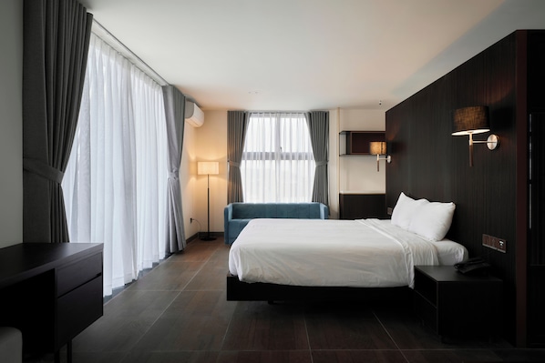 Signature Suite | Free minibar items, free WiFi, bed sheets