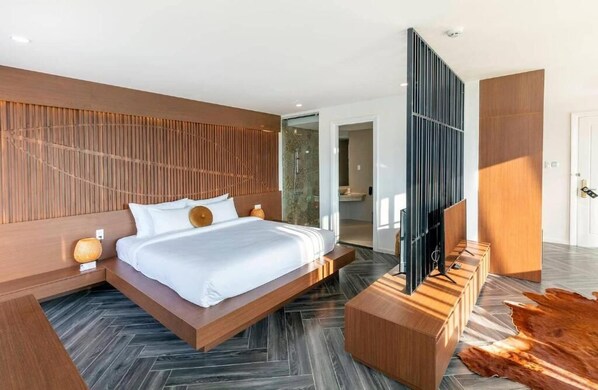 Artículos del minibar gratis y sistema de insonorización