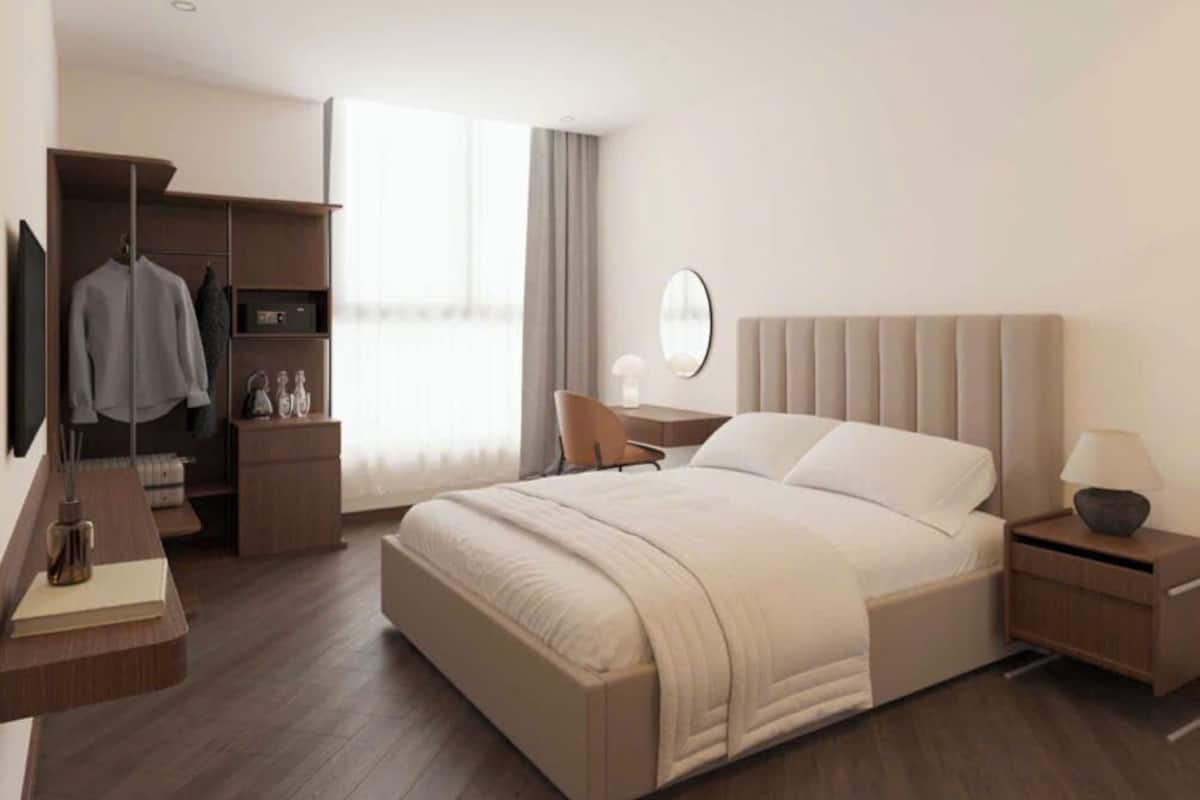 Free minibar items, free WiFi, bed sheets