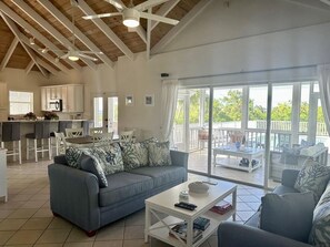 Smart TV, fireplace, stereo