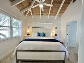2 Schlafzimmer, Zimmersafe, Schreibtisch, Bügeleisen/Bügelbrett