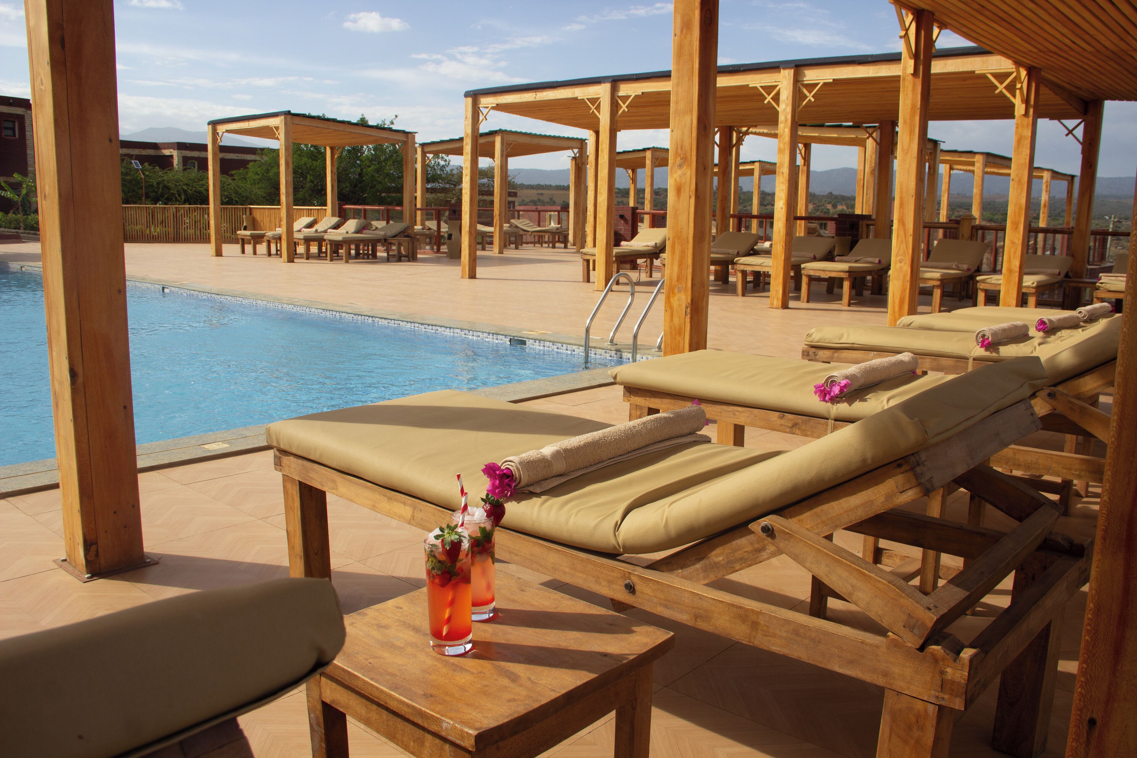 Kolam renang terbuka 