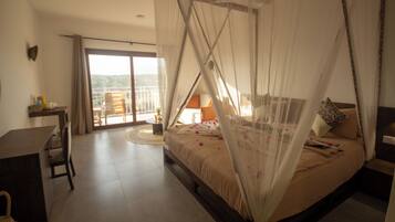 Comfort Bungalow | 1 bedroom, in-room safe, desk