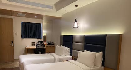 SRM Hotel Maraimalai Nagar