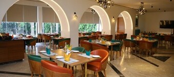 SRM Hotel Maraimalai Nagar