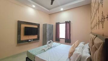 Executive Room | Soundproofing, free WiFi, wheelchair access