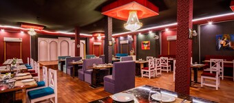 Hotel Chotiwala – 10 Mins from Kashi Vishwanath Temple