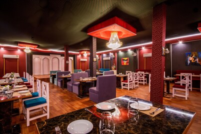 Hotel Chotiwala – 10 Mins from Kashi Vishwanath Temple