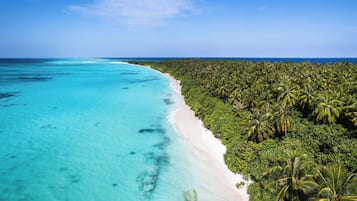 Plage, sable blanc, serviettes de plage