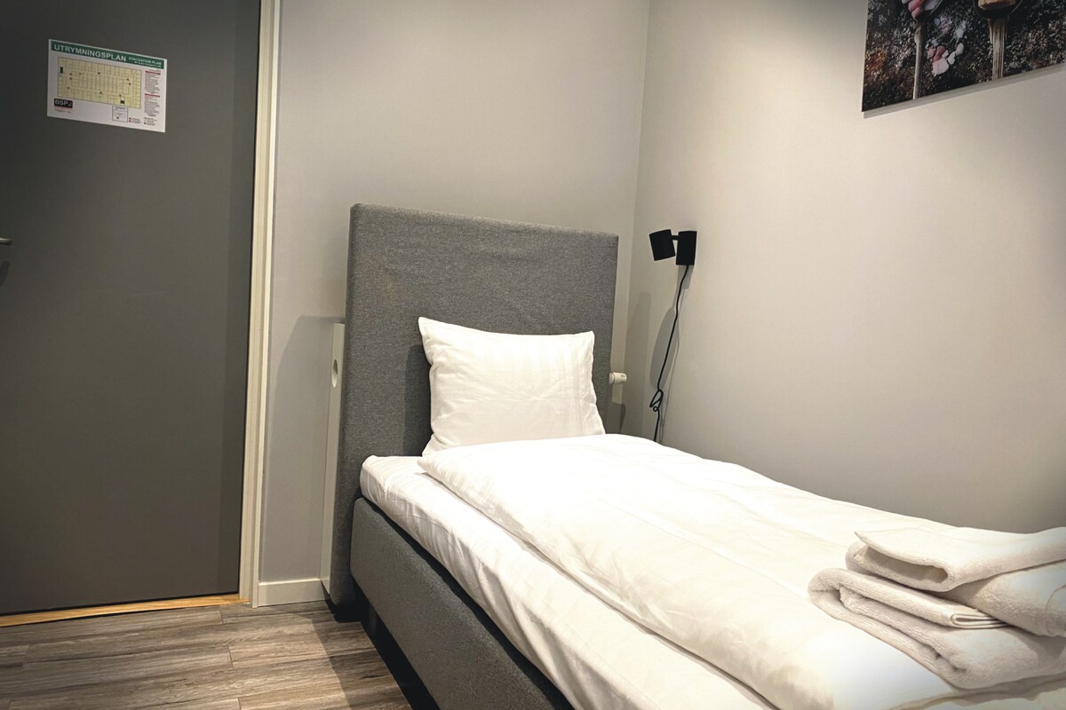 Economy Single Room | Desk, laptop workspace, WiFi (free), bed sheets