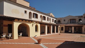 Exterior - Apt. Garden 2A (San Teodoro)