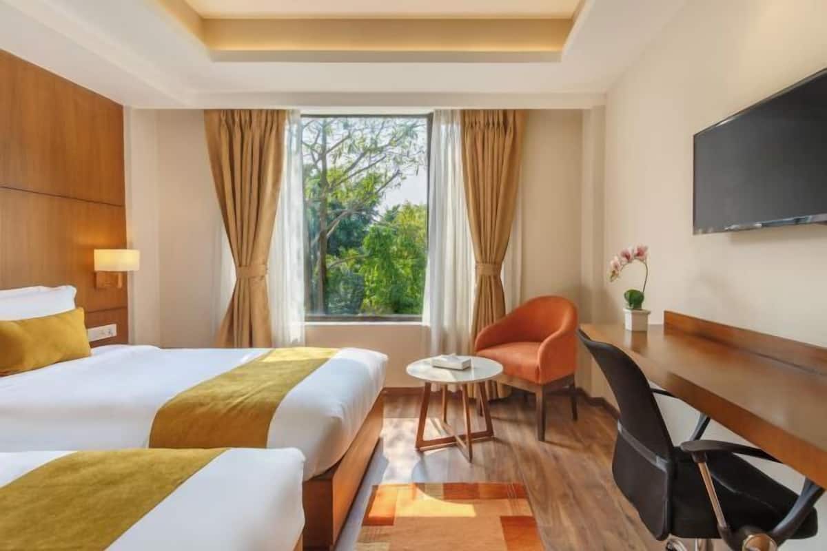 Minibar, desk, iron/ironing board, free WiFi