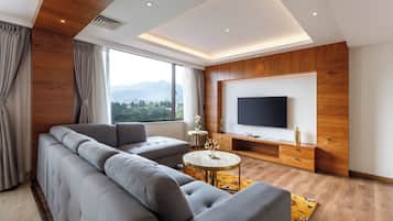 Apartamento presidencial | Minibar, escritorio, tabla de planchar con plancha y wifi gratis