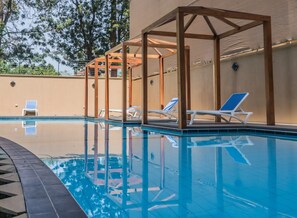 Outdoor pool - Imela Residences Kileleshwa Luxury 2 Bedroom Apt (Nairobi)