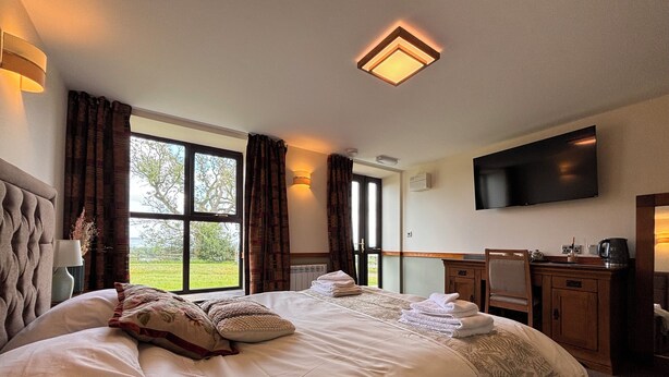 Unclassified image, 1 of 11, button - Fernhill Hotel (Rochdale)
