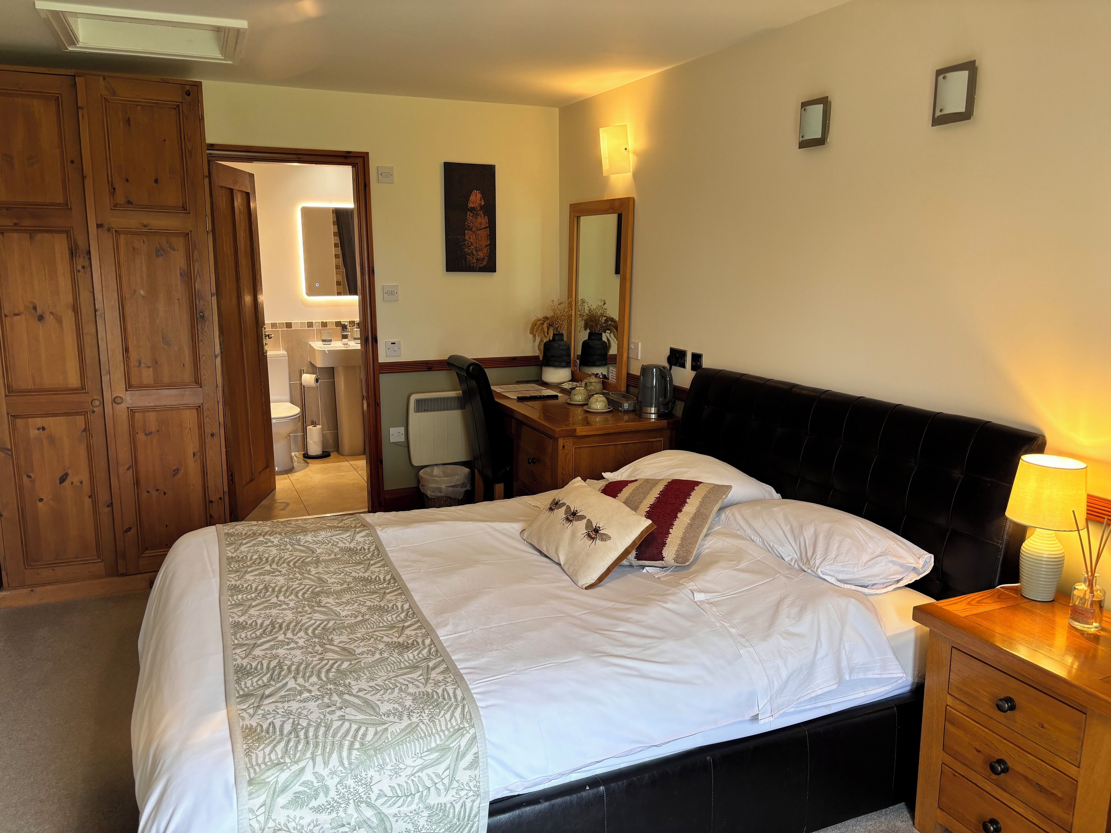 Traditional Double Room | Egyptian cotton sheets, premium bedding, down duvets