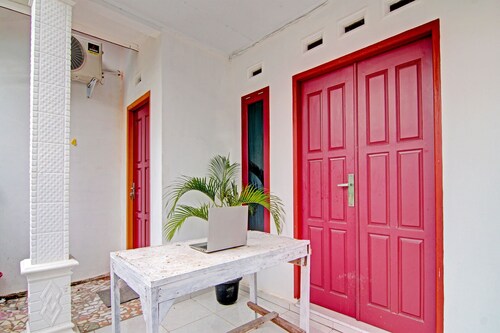 SPOT ON 91950 Guest House TekNong Syariah