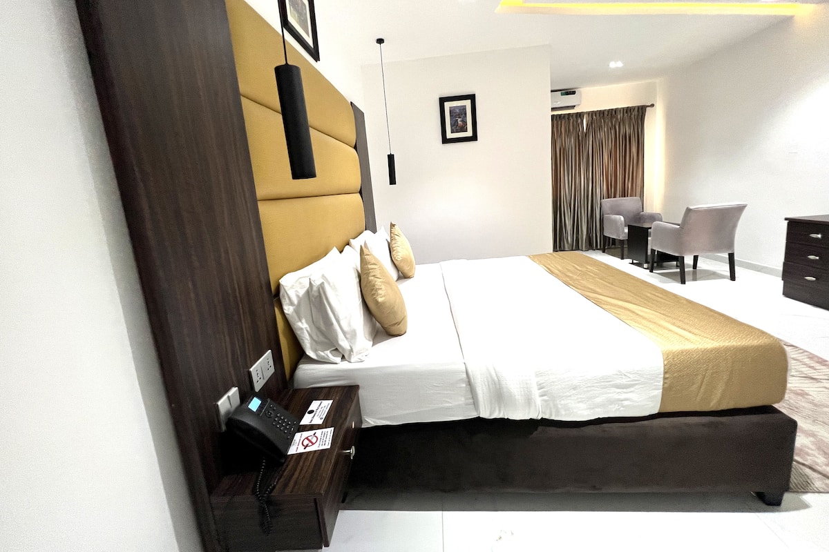 Superior Room | 1 bilik tidur, peralatan tempat tidur premium, gebar bulu kapas, meja