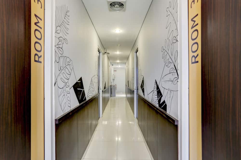 Super OYO Capital O 90056 Wisma Kebon Kacang 9