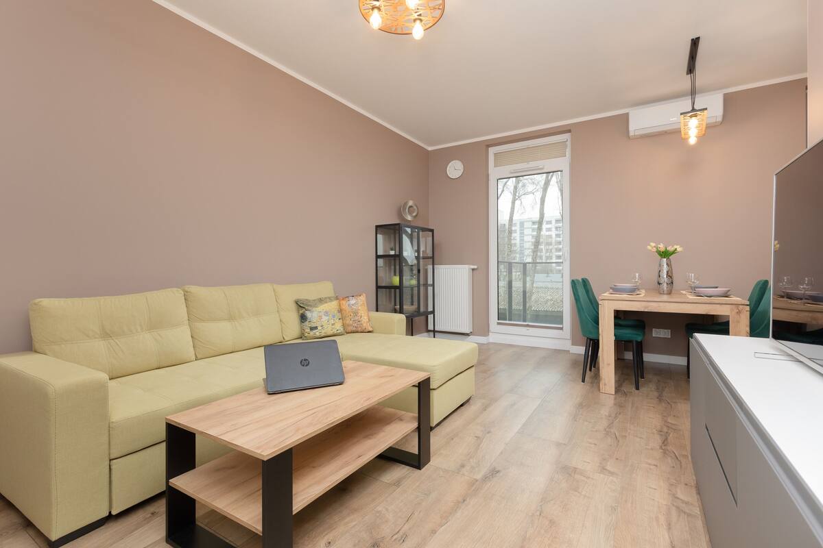 Apartment, 1 Bedroom, Balcony | 2 bedrooms, bed sheets