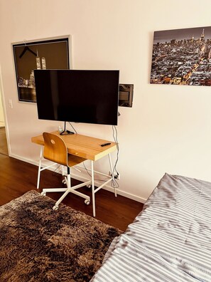 1 chambre, fer et planche à repasser, Wi-Fi, draps fournis