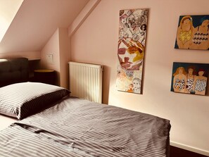 1 chambre, fer et planche à repasser, Wi-Fi, draps fournis