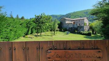 Enceinte de lâhĂ©bergement