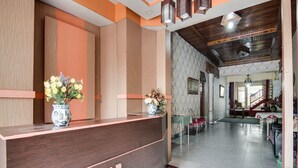 Quầy tiếp tân