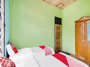 Deluxe Twin Room | Free WiFi, bed sheets - Hotel O Nirvana Homestay Syariah (Bangkinang)
