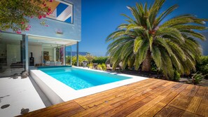 Outdoor pool, a heated pool - Luxury Villa in Guatiza-3 Bedrooms-5 Pax-Heated pool-Wi-Fi-Sea view-Chill out (Guatiza)