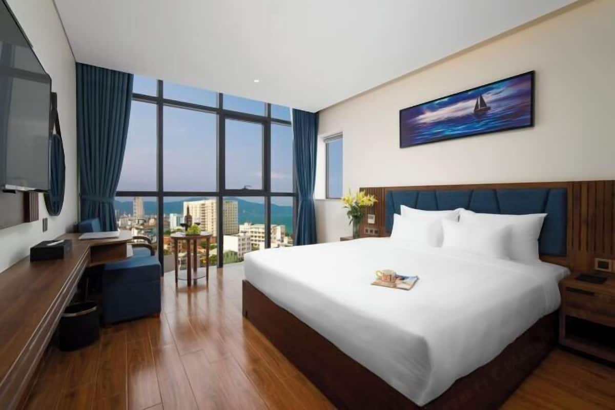 1 bedroom, Frette Italian sheets, premium bedding, Select Comfort beds