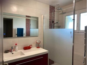 Dusche, Haartrockner, Seife