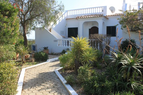 Casa Relaxante de Campo com Piscina Partilhada Perto Praia