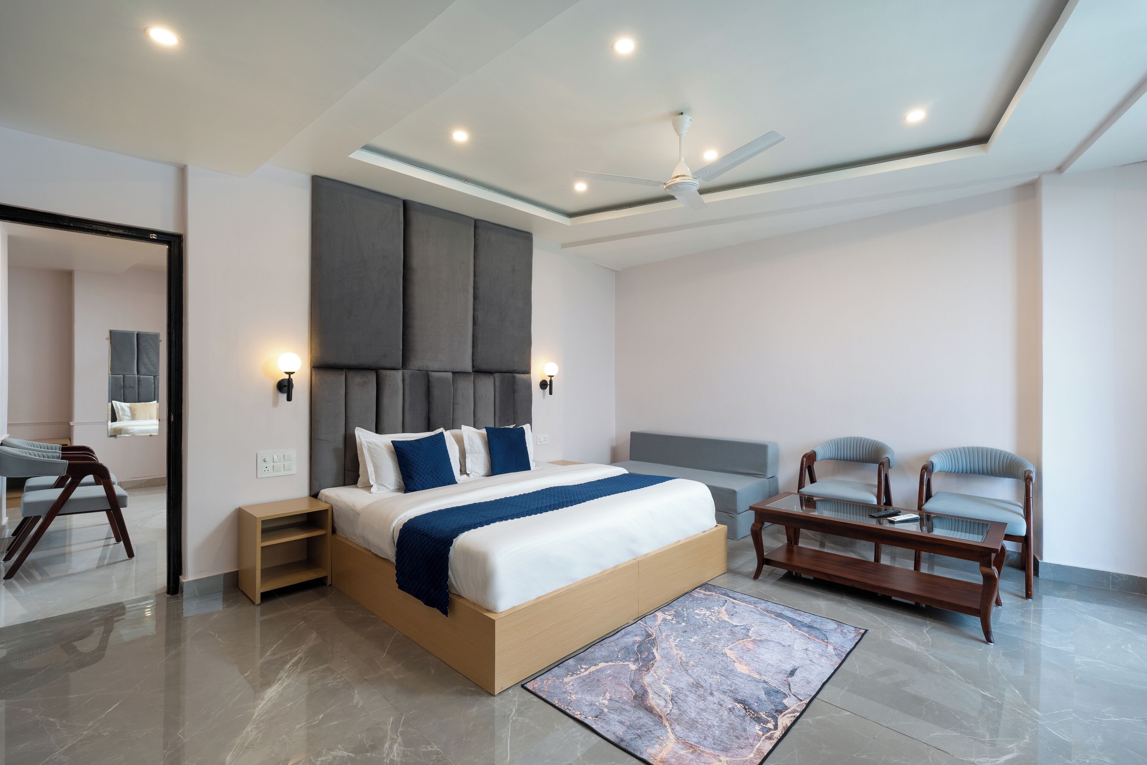 ファミリー 4 人部屋 | デスク、ノートパソコン用作業スペース、可動式ベッド、WiFi (無料)