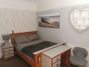 1 bedroom, bed sheets