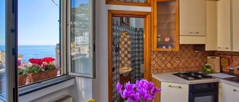 冰箱、烤箱、茶具/咖啡用具、厨具/餐具