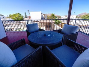Outdoor dining - Casa Barquito: Spacious 4-bedroom getaway (San Felípe)