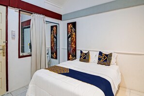 Double Room | Desk, laptop workspace, free WiFi, bed sheets